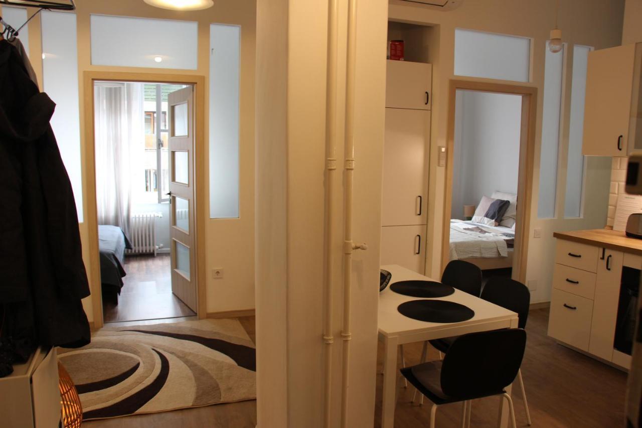 Larix Apartman Budapest Esterno foto