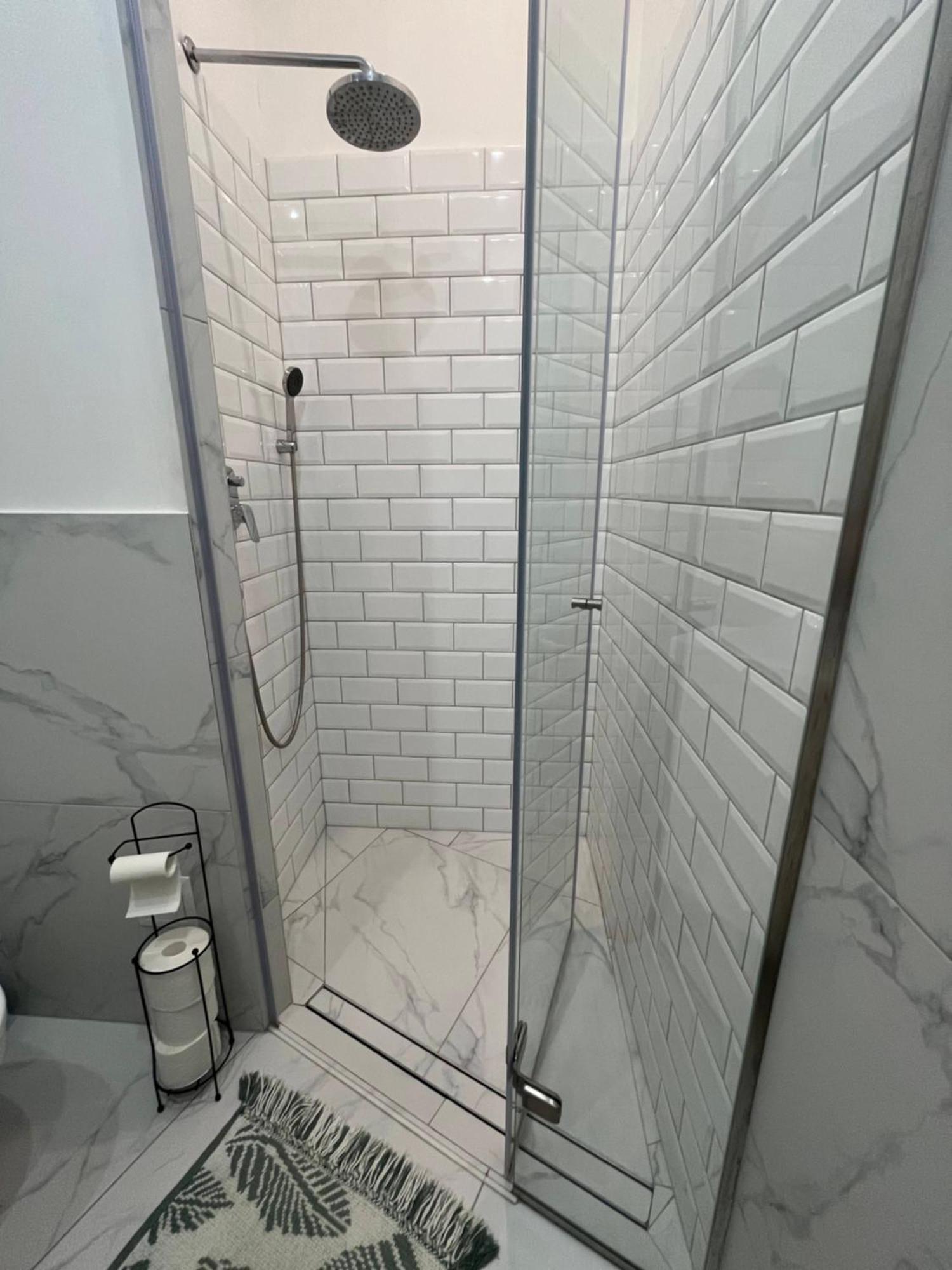 Larix Apartman Budapest Esterno foto